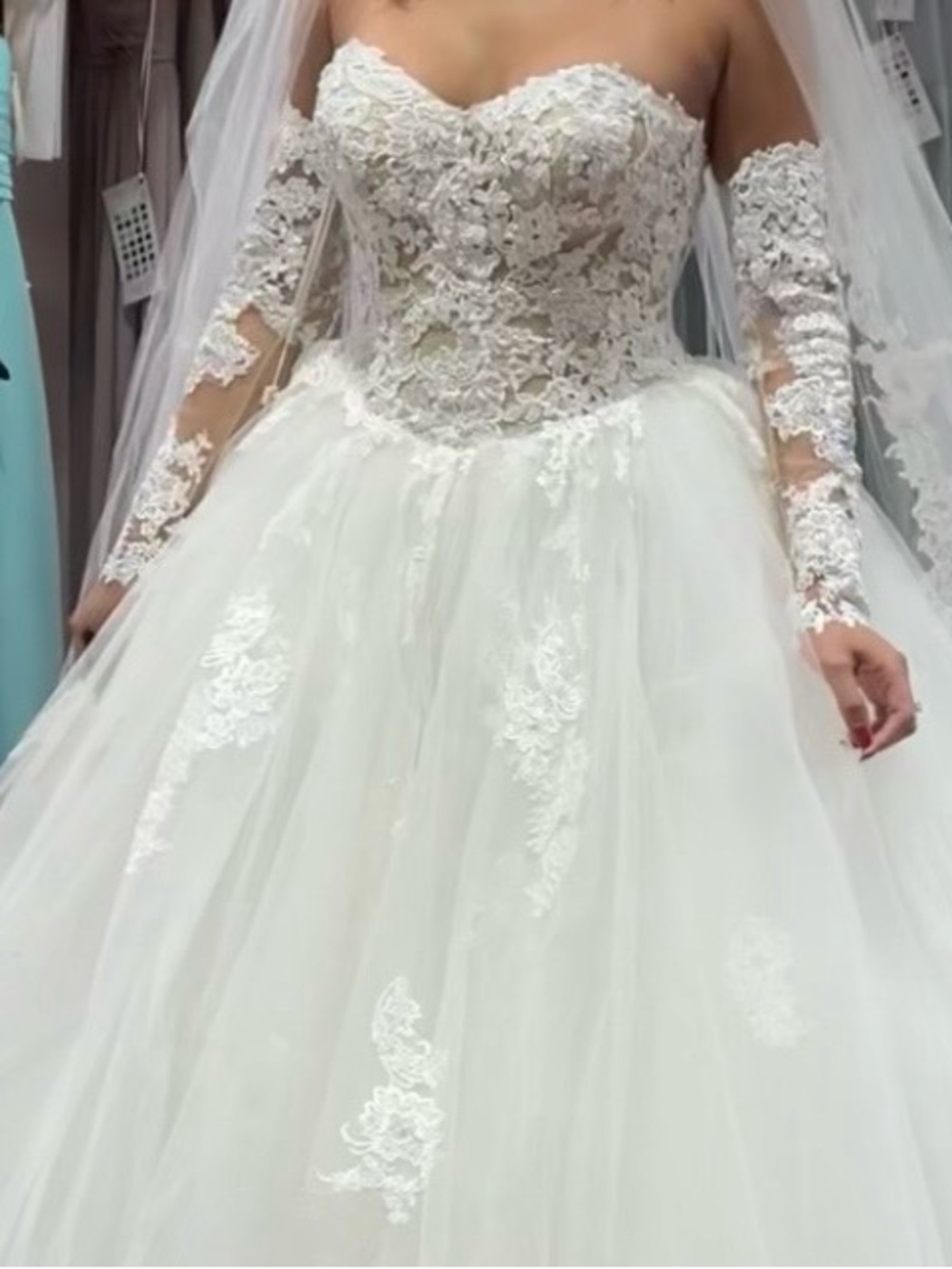 custom made Ivory Off-Shoulder Lace Ball Gown Wedding Dress size 2/4 - Picture 8 of 12